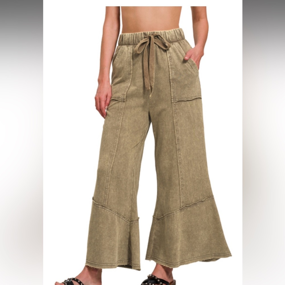 Exposed Seam Flare Hem Acid Wash 100% Cotton Flare Pants With Pockets - Picture 2 of 6